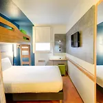 Hotel Ibis Budget Malmaison 2*
