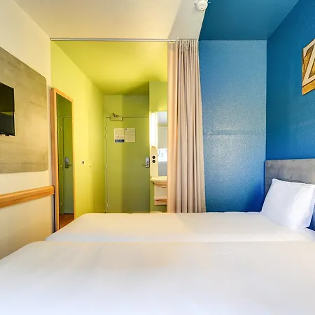 Ibis Budget Malmaison 2* رويل-مالميزون
