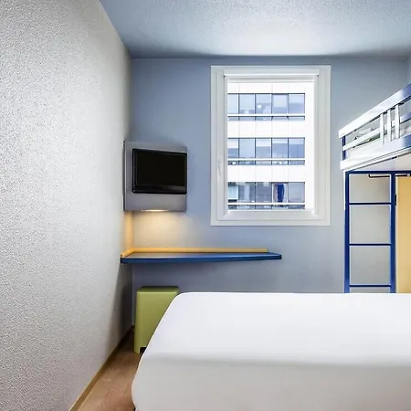 Hotel Ibis Budget Malmaison 2*