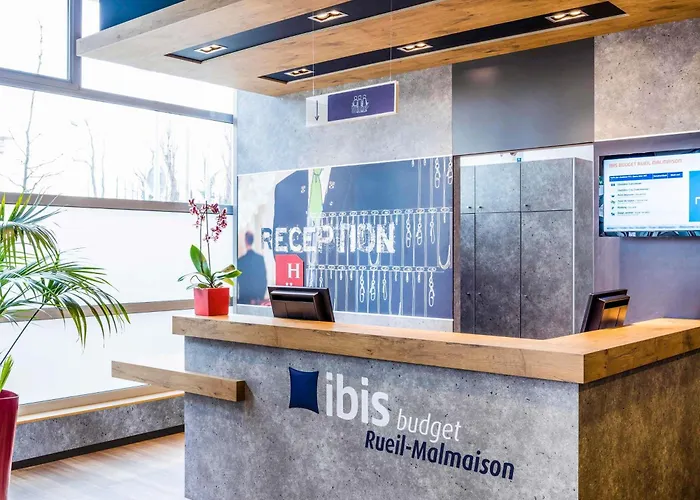 Hotel Ibis Budget Malmaison 2*