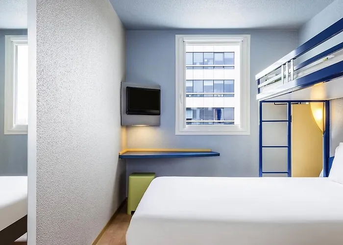 Hotel Ibis Budget Malmaison 2*